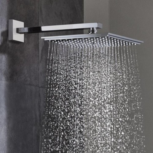 Brat dus fix Grohe Euphoria Cube, montaj pe perete