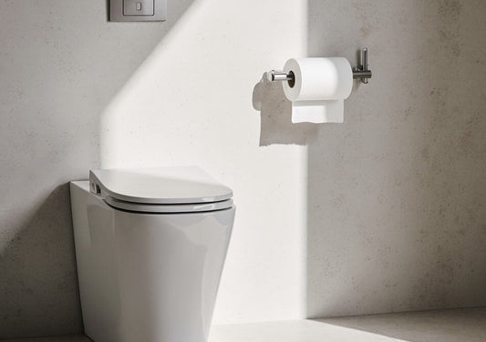 Unde se pozitioneaza corect suportul de hartie igienica