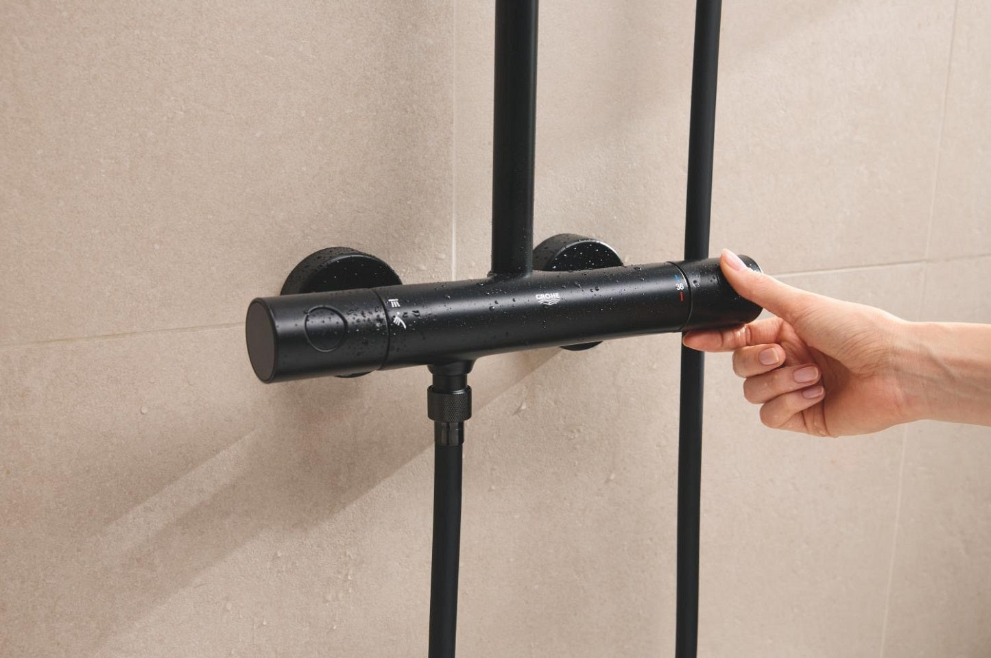 Coloana dus cu baterie si termostat Grohe Tempesta System 250 Cube , negru mat (phantom black)