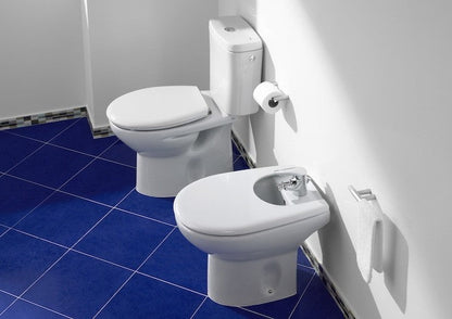 Set promo Vas WC pe pardoseala cu rezervor aparent si capac Roca Victoria 36x67 cm evacuare verticala