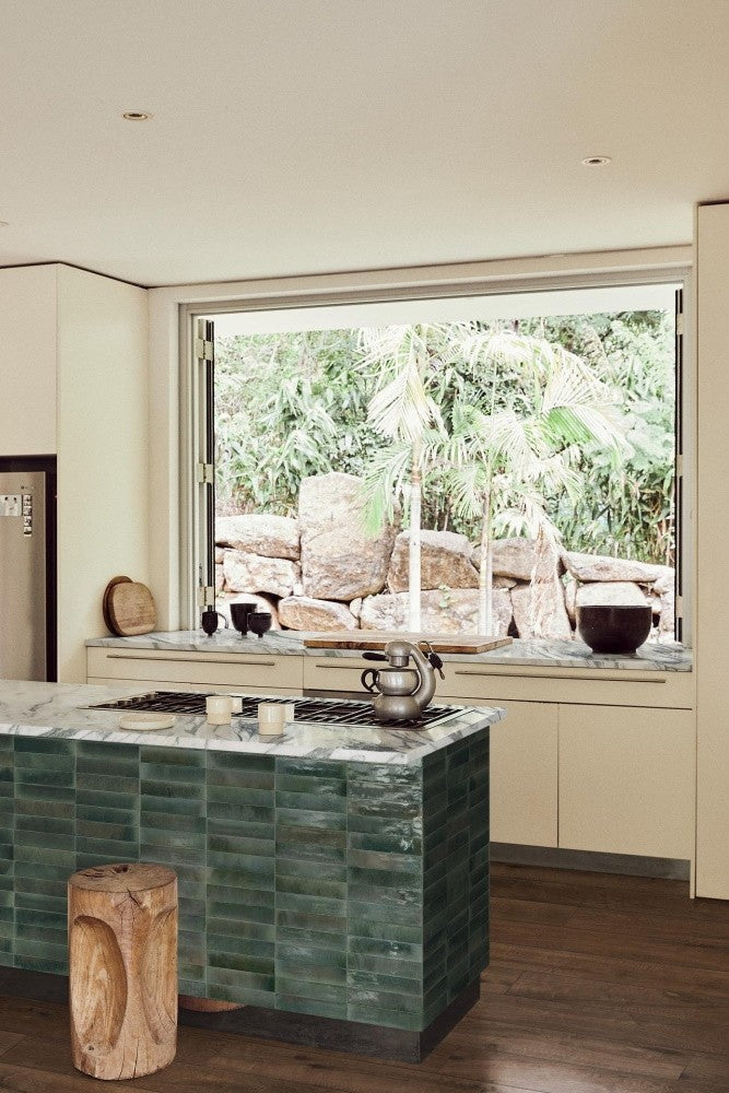 Gresie interior portelanata verde 6x24 cm, Marazzi Lume Forest Lux